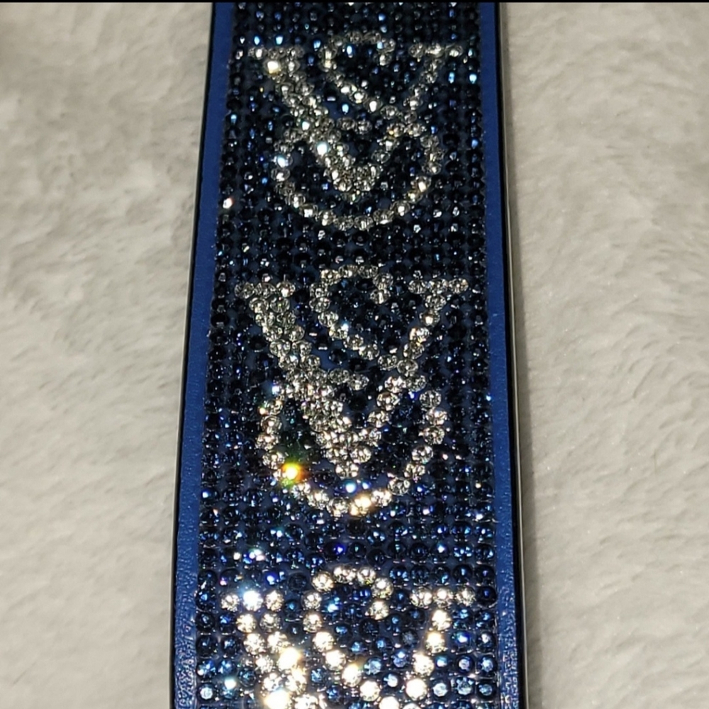 Nwt VS Wristlet Keychain Blue sapphire and Silver With Rhinestone.Read Full Post - Picture 6 of 12